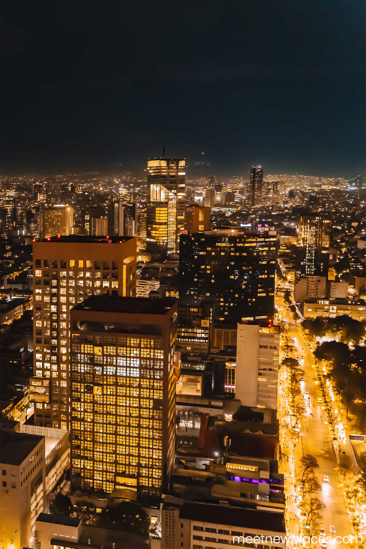 mexico-city-tore-latino-view-from-above-night-city-portrait