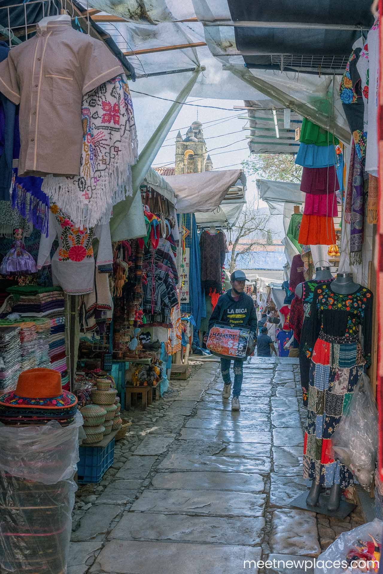 mexico-san-cristobal-market-young-man-with-box-1280x1920