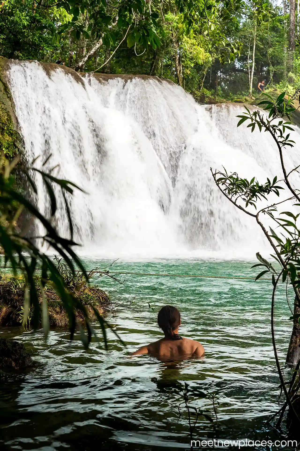 mexico-palenque-roberto-barrio-waterfalls-J-1280x1920-MQ