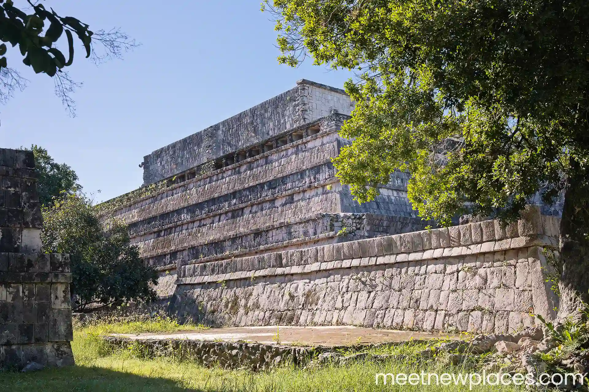 mexico-chichen-itza-temple-of-the-warriors-1920x1280