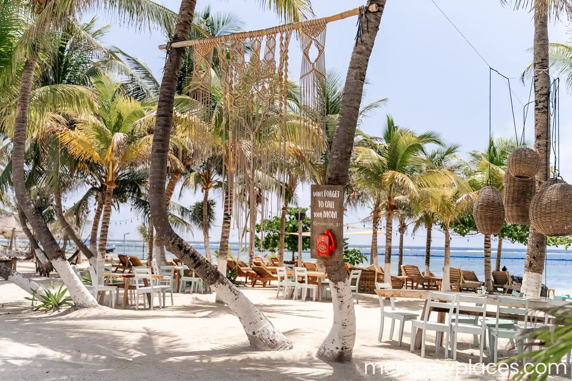 mexico-mahahual-beach-restaurant-malecon21-1920x1280