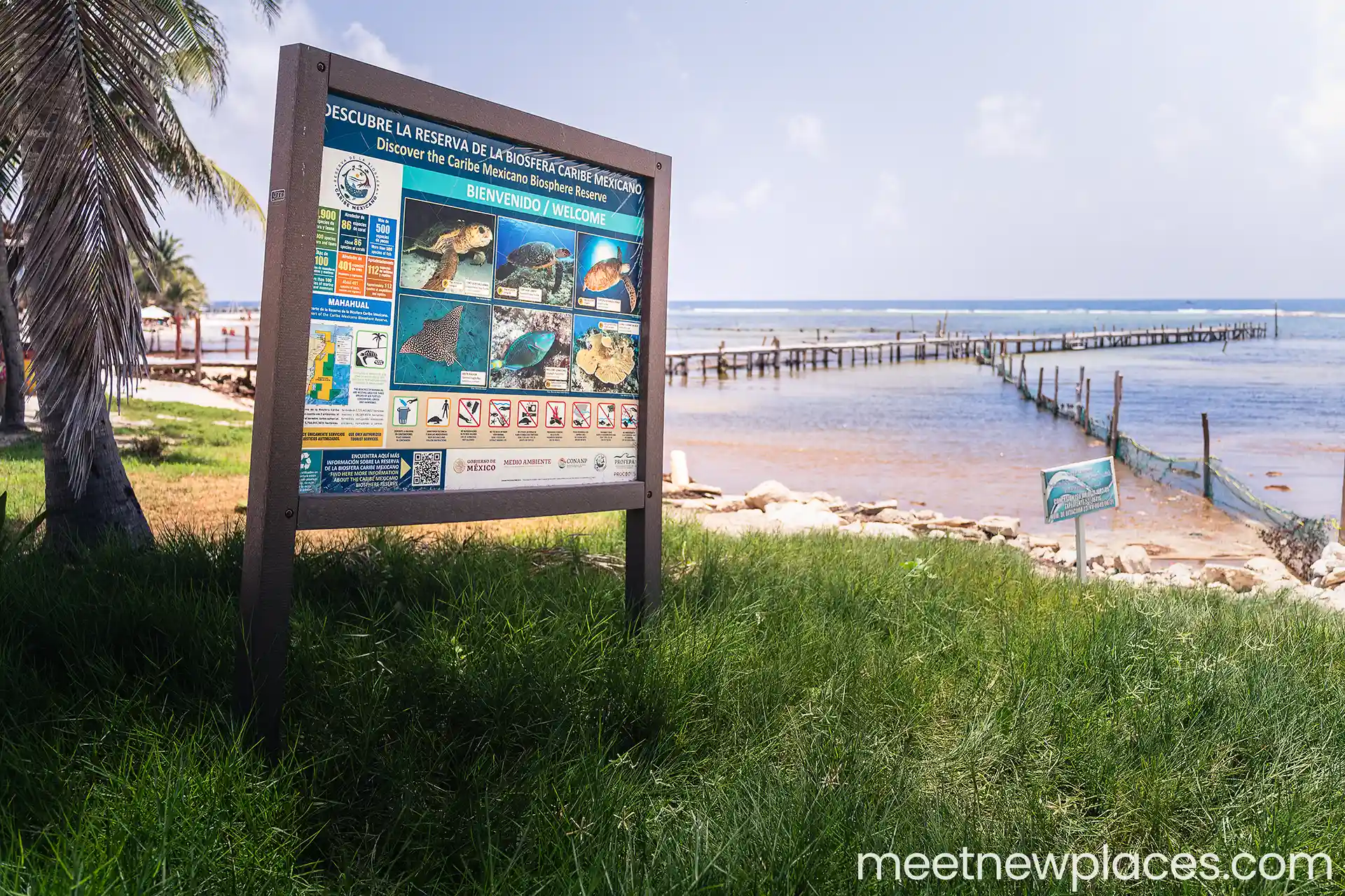mexico-mahahual-info-sign-1920x1280