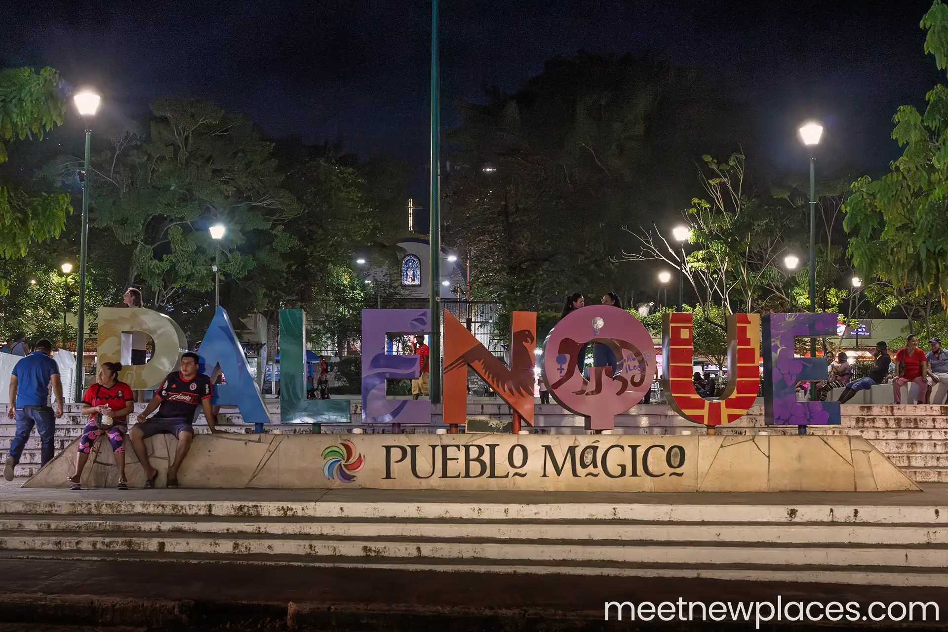 mexico-palenque-sign1-1920x1280-LQ