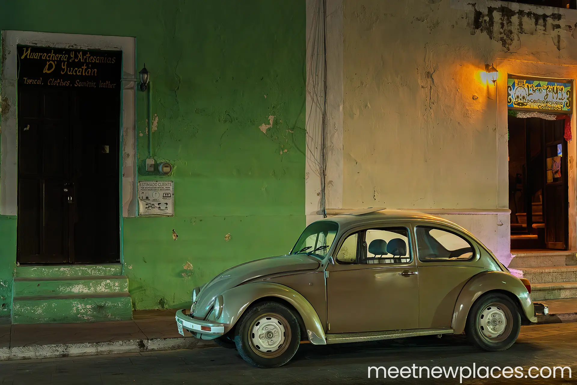 mexico-valladolid-green-vw-beetle-night-1920x1280 mexico-city-zocalo-flag-tore