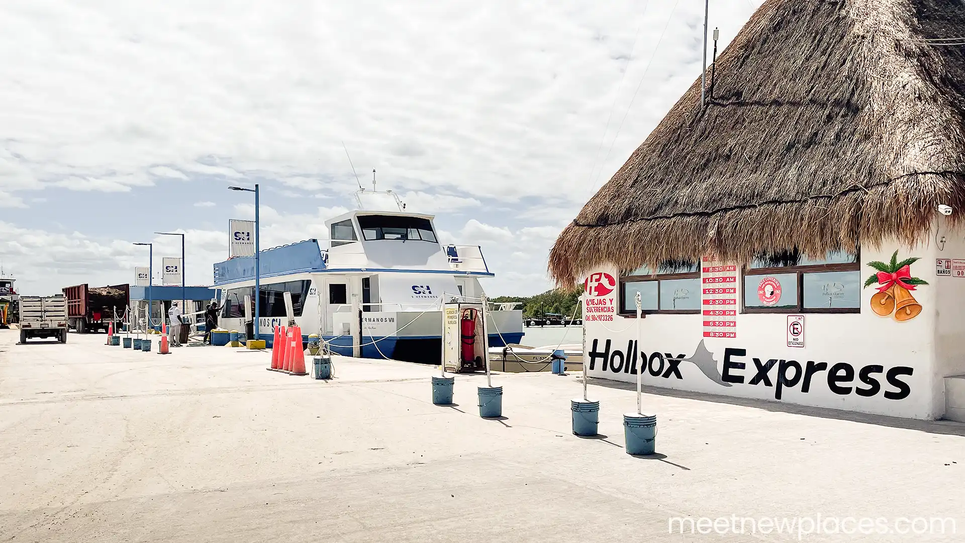 mexico-holbox-ferry-1920x1080 mexico-city-zocalo-flag-tore