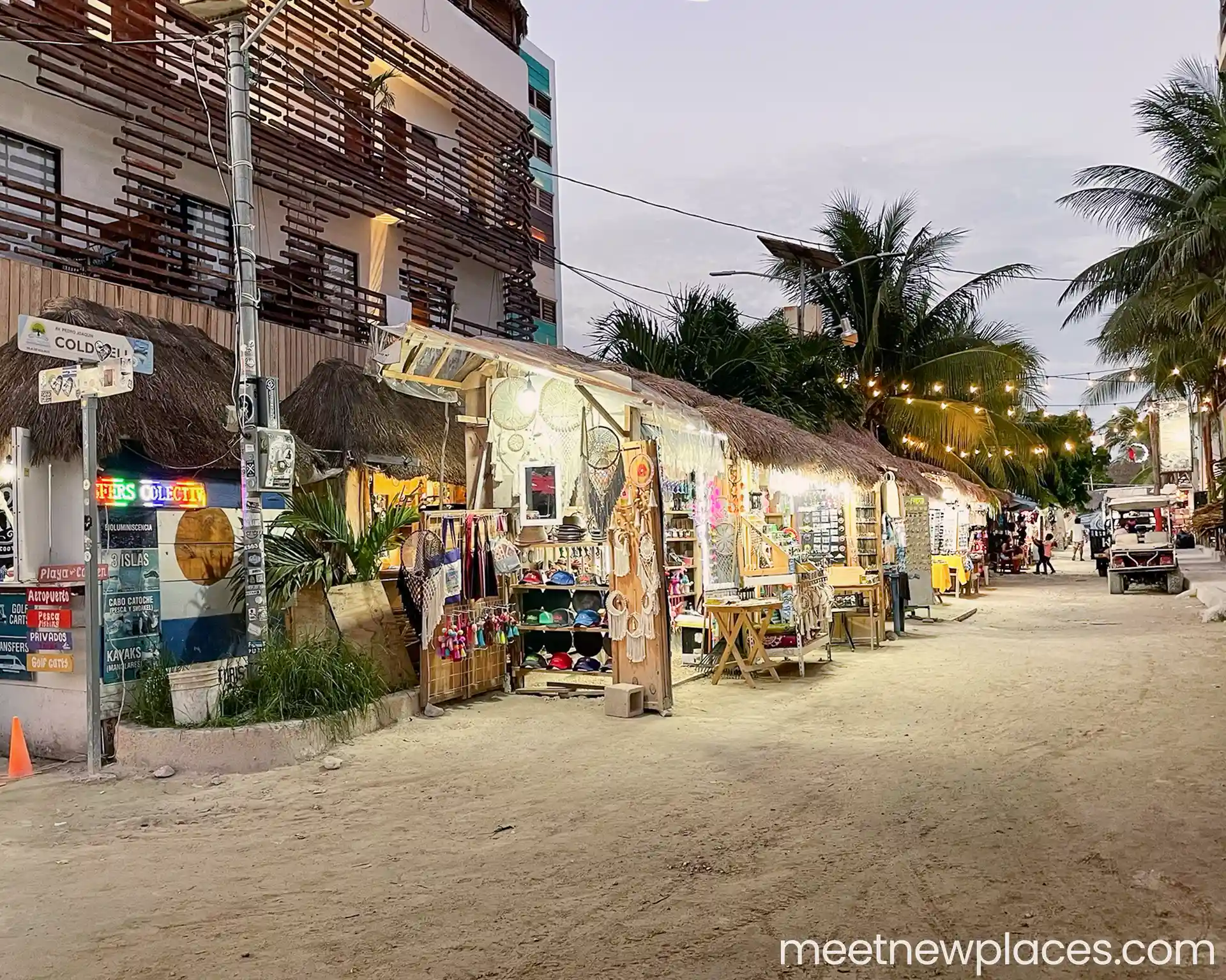 mexico-holbox-streetmarket-1920x1536 mexico-city-zocalo-flag-tore