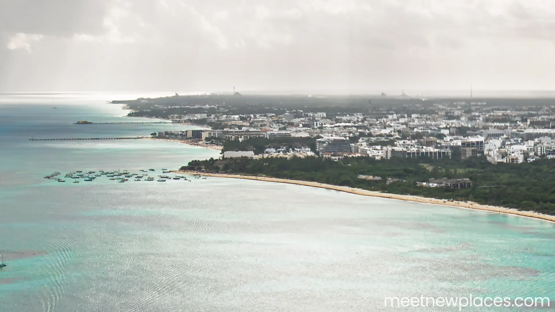 mexico-city-zocalo-flag-tore